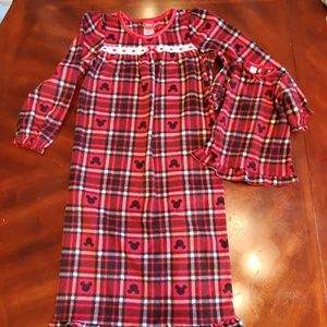 Girls size 6 Micky PJs with matching doll dres